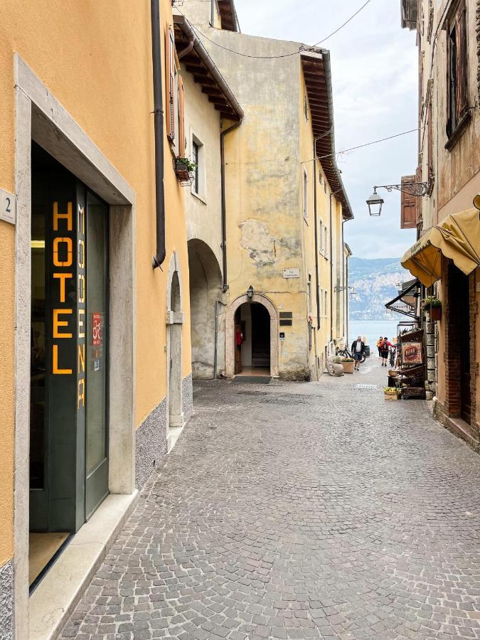 Hotel Modena Old Town 2*