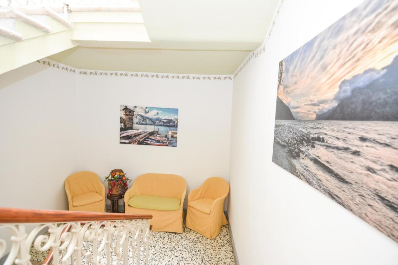 Hotel Modena Old Town 2*