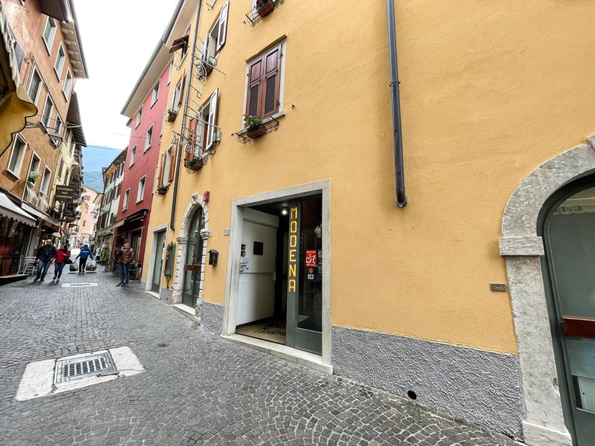 Hotel Modena Old Town 2*