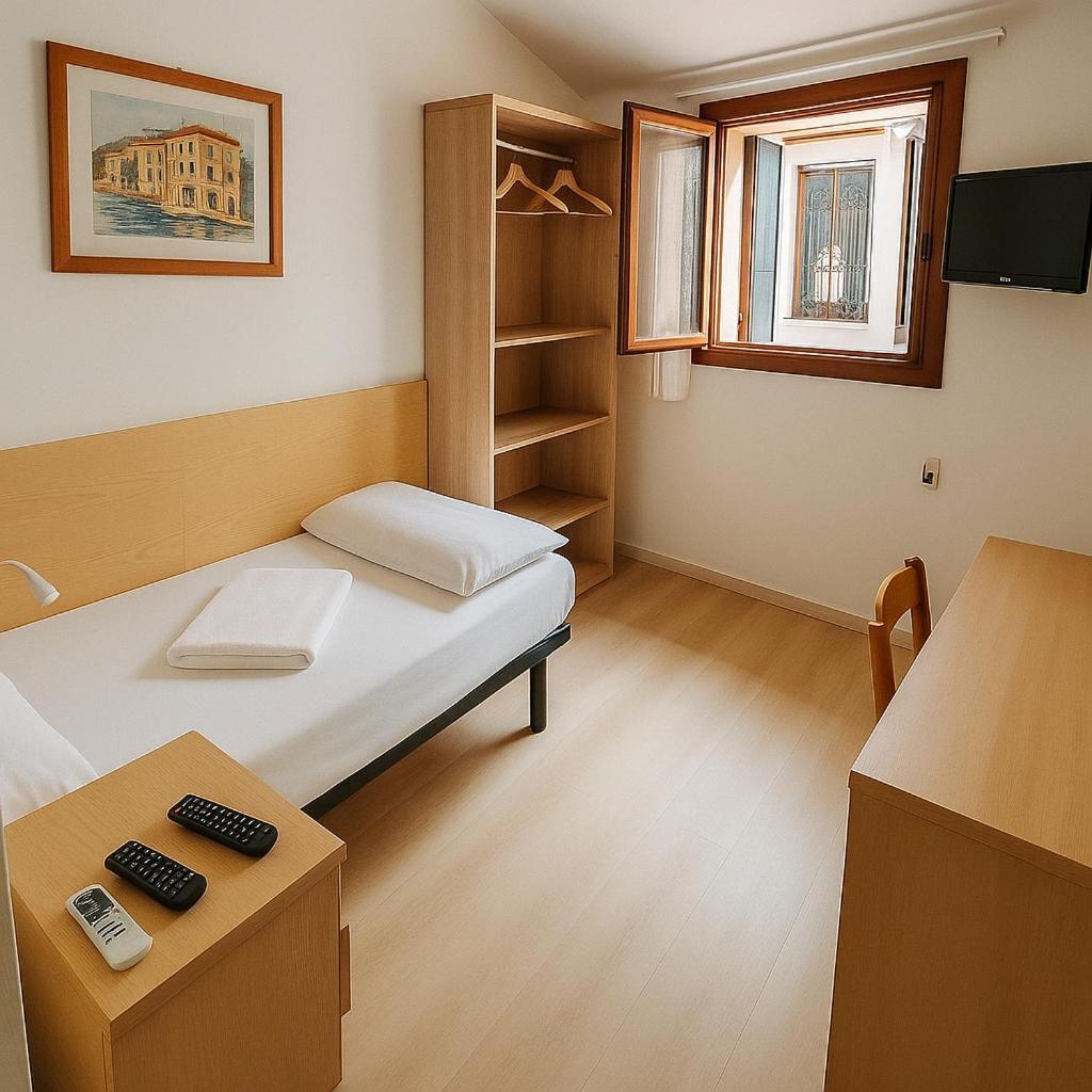 Hotel Modena Old Town 2*